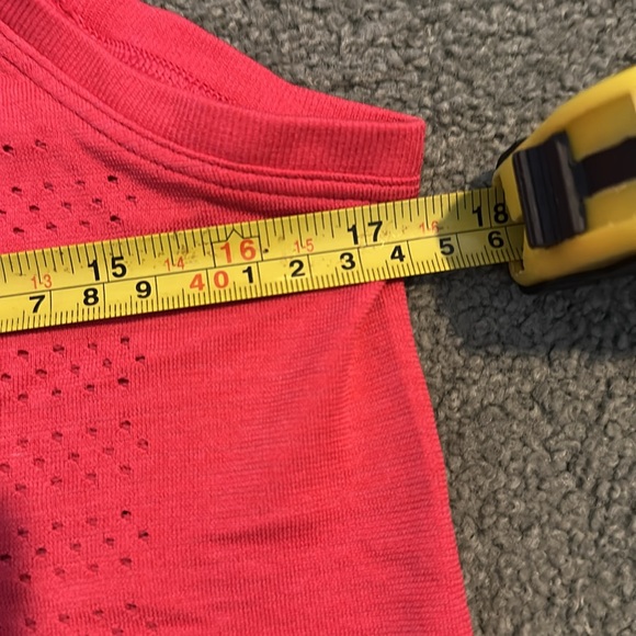 Lululemon Breeze By Muscle Tank II - Picture 6 of 11